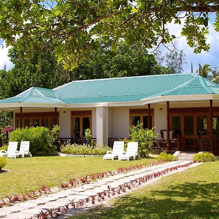 Les Villas D'Or Anse Volbert Village  Exterior photo