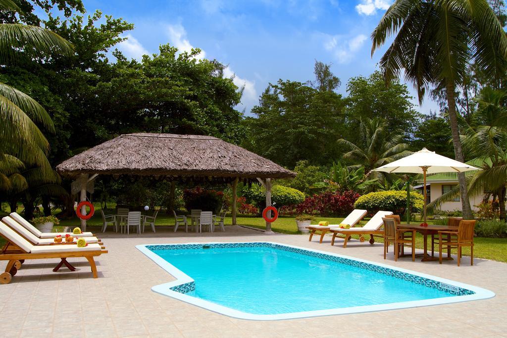 Les Villas D'Or Anse Volbert Village  Exterior photo