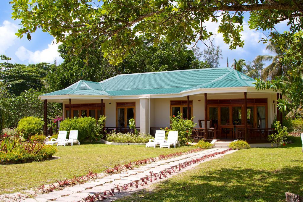 Les Villas D'Or Anse Volbert Village  Exterior photo
