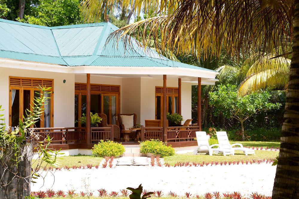 Les Villas D'Or Anse Volbert Village  Exterior photo
