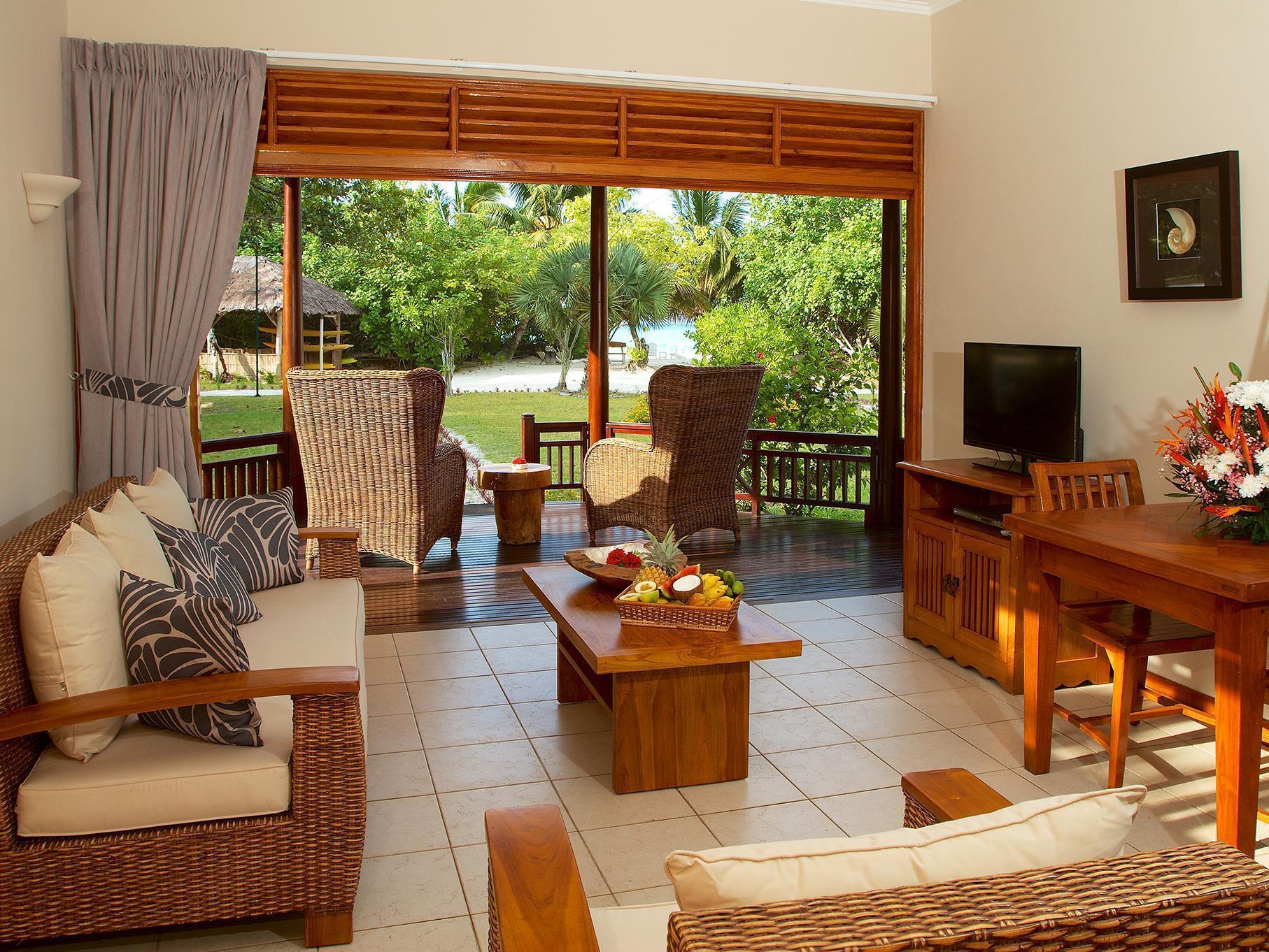 Les Villas D'Or Anse Volbert Village  Exterior photo